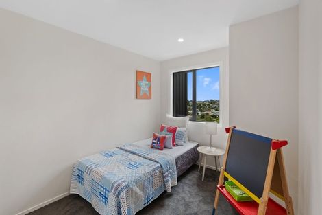 Photo of property in 2/19 Trias Road, Totara Vale, Auckland, 0629