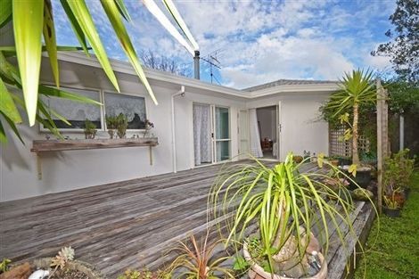 Photo of property in 5 Tokay Place, Huapai, Kumeu, 0810