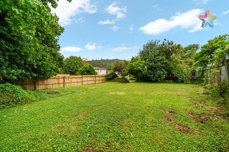 Photo of property in 106 Hine Road, Wainuiomata, Lower Hutt, 5014