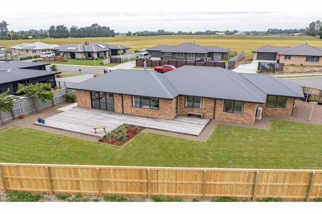 Photo of property in 14 Ruru Place, Oxford, 7430