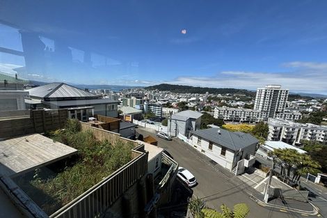 Photo of property in 5 Maarama Crescent, Aro Valley, Wellington, 6021