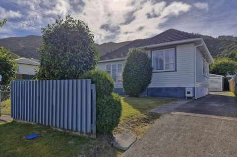 Photo of property in 24 Ruthven Road, Wainuiomata, Lower Hutt, 5014