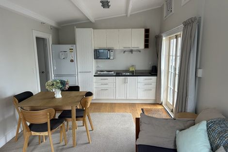 Photo of property in 31 Queen Street, Cambridge, 3434