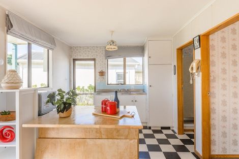 Photo of property in 27 Koromiko Street, Otaki Beach, Otaki, 5512