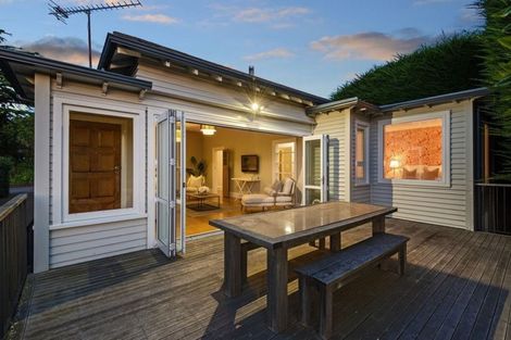 Photo of property in 96 Dyers Pass Road, Cashmere, Christchurch, 8022