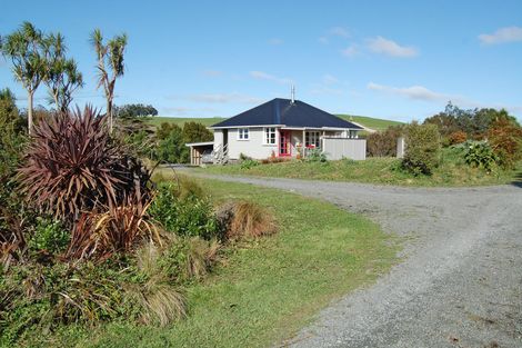 Photo of property in 126 Oneriri Road, Kaiwaka, 0573