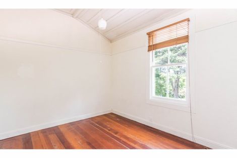 Photo of property in 17 Awaroa Road, Sunnyvale, Auckland, 0612