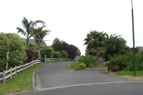 Photo of property in 28 Amber Place, Waimauku, 0812