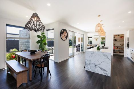 Photo of property in 30 Dogwood Way, Milson, Palmerston North, 4414