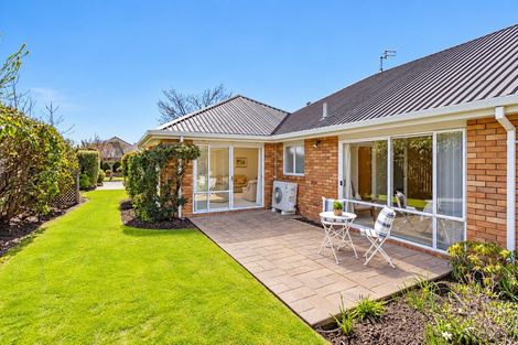 Photo of property in 4 Wardour Mews, Avonhead, Christchurch, 8042