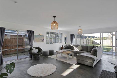 Photo of property in 35 Thomas Place, Foxton Beach, Foxton, 4815