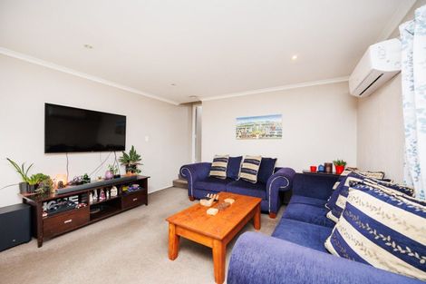 Photo of property in 17 Saturn Crescent, Milson, Palmerston North, 4414