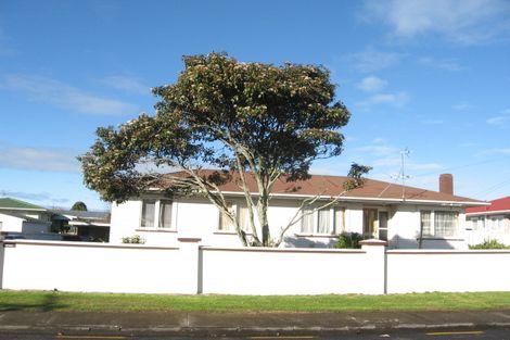 Photo of property in 11 Adams Road, Manurewa, Auckland, 2102