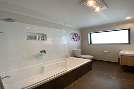 Photo of property in 16 Maylee Crescent, Gulf Harbour, Whangaparaoa, 0930