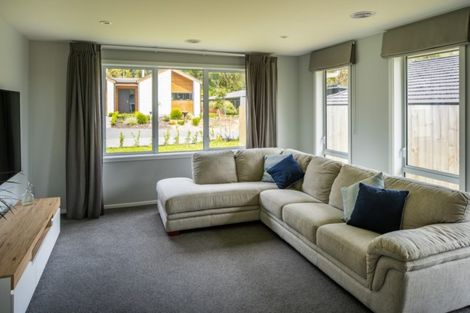 Photo of property in 68 Banks Boulevard, Whitby, Porirua, 5024