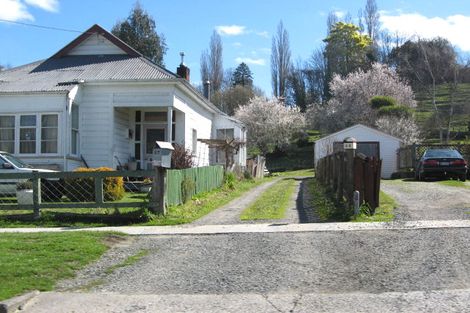 Photo of property in 35 Moa Street, Taihape, 4720