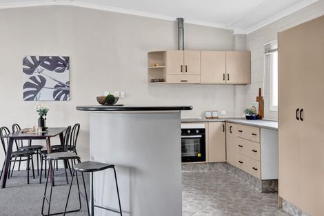 Photo of property in 2 Hamlet Street, Stratford, 4332