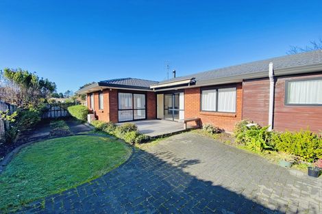 Photo of property in 38 West Fairway, Golflands, Auckland, 2013