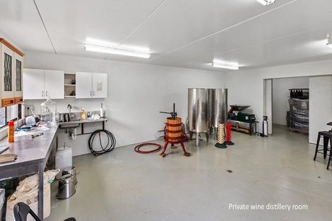 Photo of property in 76 Brick Bay Drive, Sandspit, Warkworth, 0982