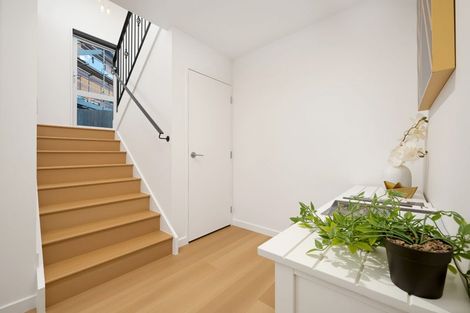 Photo of property in 18 Cityview Place, Massey, Auckland, 0614