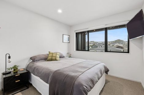 Photo of property in 5 Longshore Drive, Long Bay, Auckland, 0630