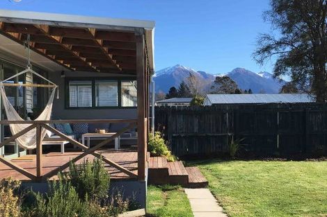 Photo of property in 6 Mararoa Drive, Manapouri, 9679