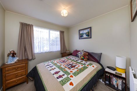 Photo of property in 12 Humphries Place, Awapuni, Palmerston North, 4412