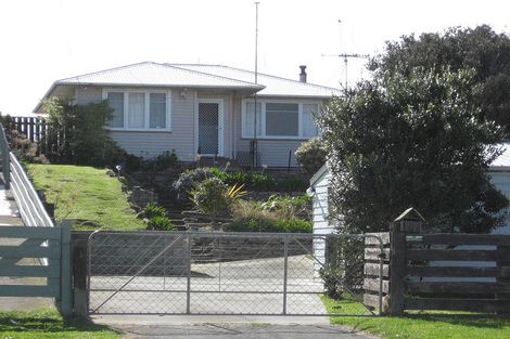 Photo of property in 12 Matai Street, Castlecliff, Whanganui, 4501