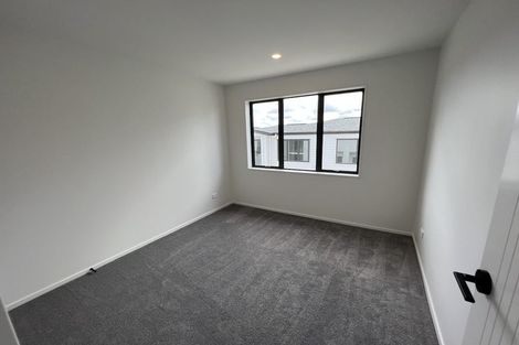 Photo of property in 38a Mcwhirters Farm Lane, Massey, Auckland, 0614