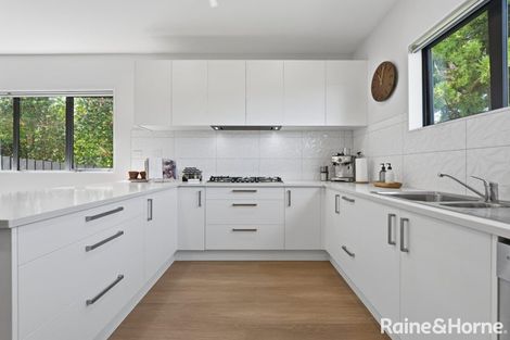 Photo of property in 19b Standage Lane, Kelston, Auckland, 0602