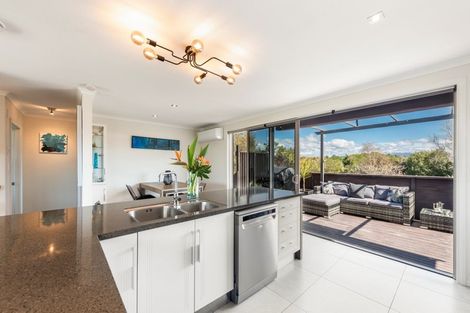 Photo of property in 10 Cliff Road, Tasman, Upper Moutere, 7173