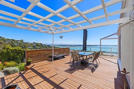 Photo of property in 24 Maffeys Road, Mount Pleasant, Christchurch, 8081