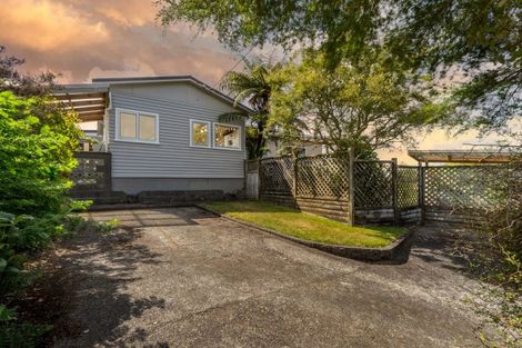 Photo of property in 34 Poto Road, Normandale, Lower Hutt, 5010