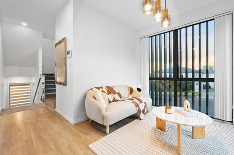 Photo of property in 1/258 Lake Road, Hauraki, Auckland, 0622