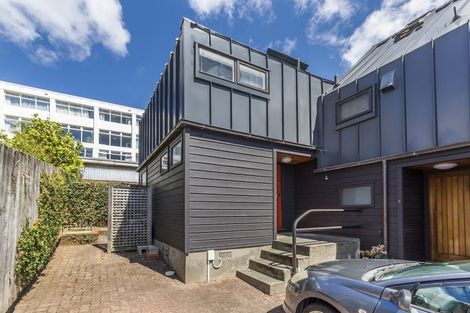Photo of property in 70f Majoribanks Street, Mount Victoria, Wellington, 6011