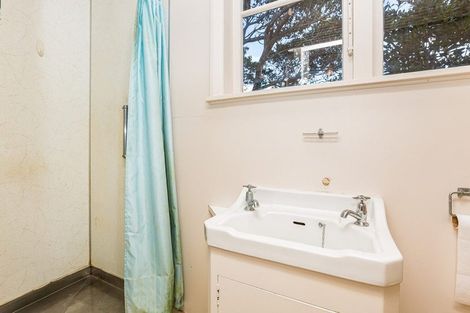 Photo of property in 131 Nevay Road, Miramar, Wellington, 6022