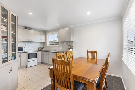 Photo of property in 95 Everglade Drive, Totara Heights, Auckland, 2105