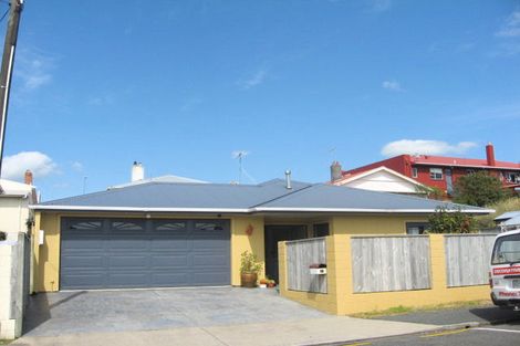 Photo of property in 33 Aubrey Street, New Plymouth, 4310