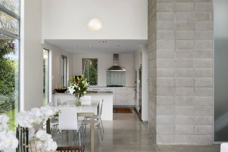 Photo of property in 60 Aikmans Road, Merivale, Christchurch, 8014