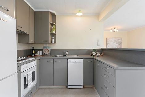 Photo of property in 27 Waimea Road, Waikanae Beach, Waikanae, 5036