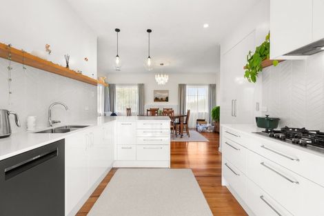 Photo of property in 38 Windsor Road, Maeroa, Hamilton, 3200