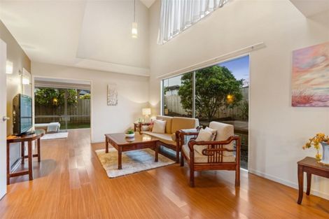 Photo of property in 5 Noel Williams Place, Windsor Park, Auckland, 0630