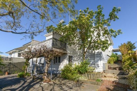 Photo of property in 5 May Avenue, Hospital Hill, Napier, 4110