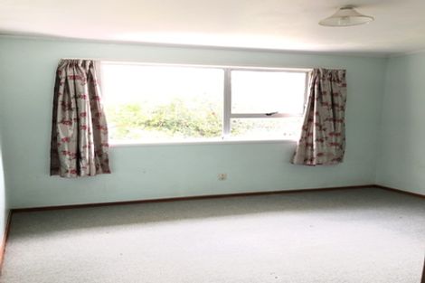 Photo of property in 3 Tahu Crescent, Sunnynook, Auckland, 0620