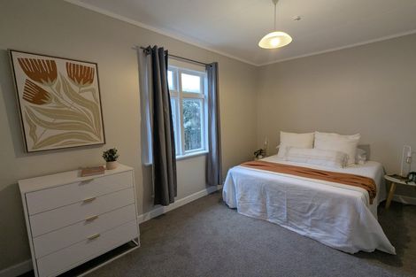 Photo of property in 99 Endeavour Street, Lyall Bay, Wellington, 6022