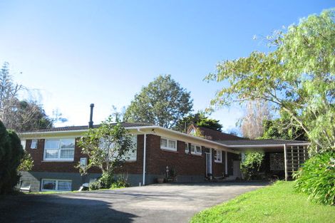 Photo of property in 43 Pickwick Parade, Mellons Bay, Auckland, 2014