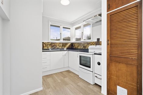 Photo of property in 12 Dermont Street, Bader, Hamilton, 3206