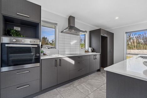 Photo of property in 17 Kirk Lane, Ohauiti, Tauranga, 3112