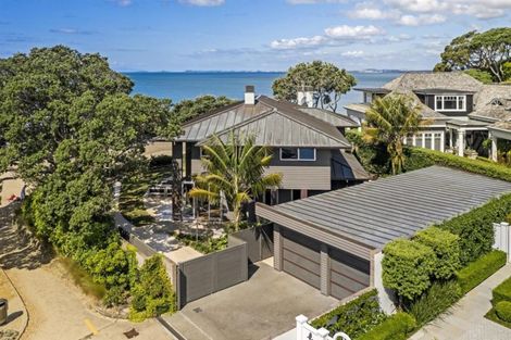 Photo of property in 25 Huntly Road, Campbells Bay, Auckland, 0630