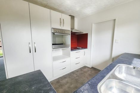 Photo of property in 2 Lydia Place, Kelvin Grove, Palmerston North, 4414